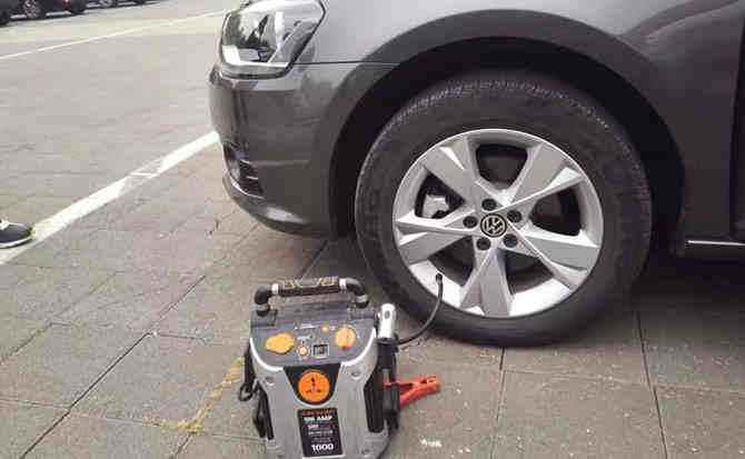 双河汽车搭电案例